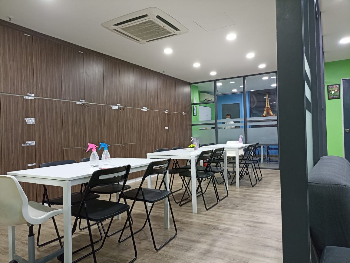 ACE Education Mont Kiara | IGCSE Homeschool & Tuition Centre | Cambridge, Edexcel, AQA, IB & A-Level Experts — photo 4