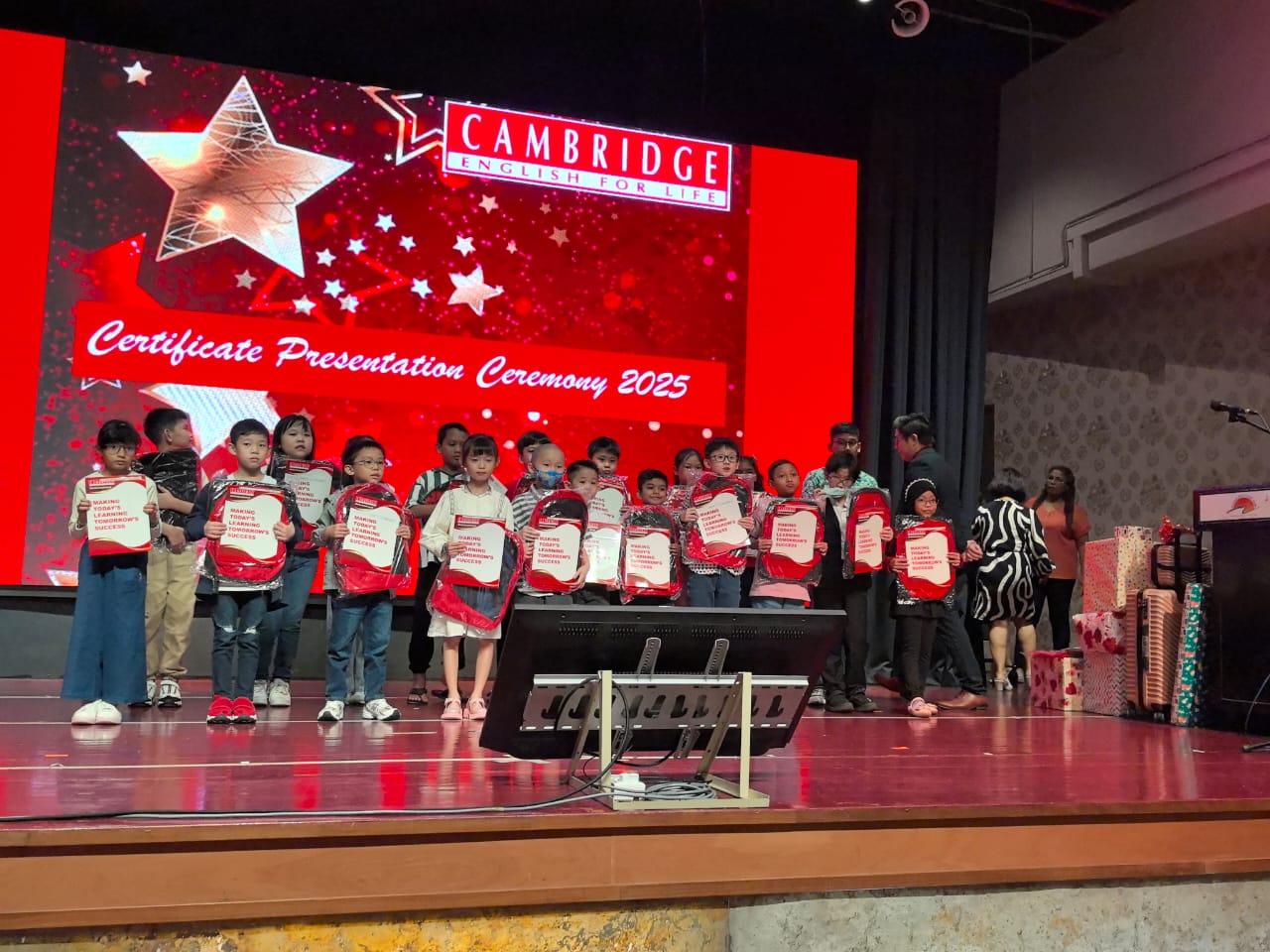 Cambridge English For Life-Bandar Ambang Botanic Klang — photo 4