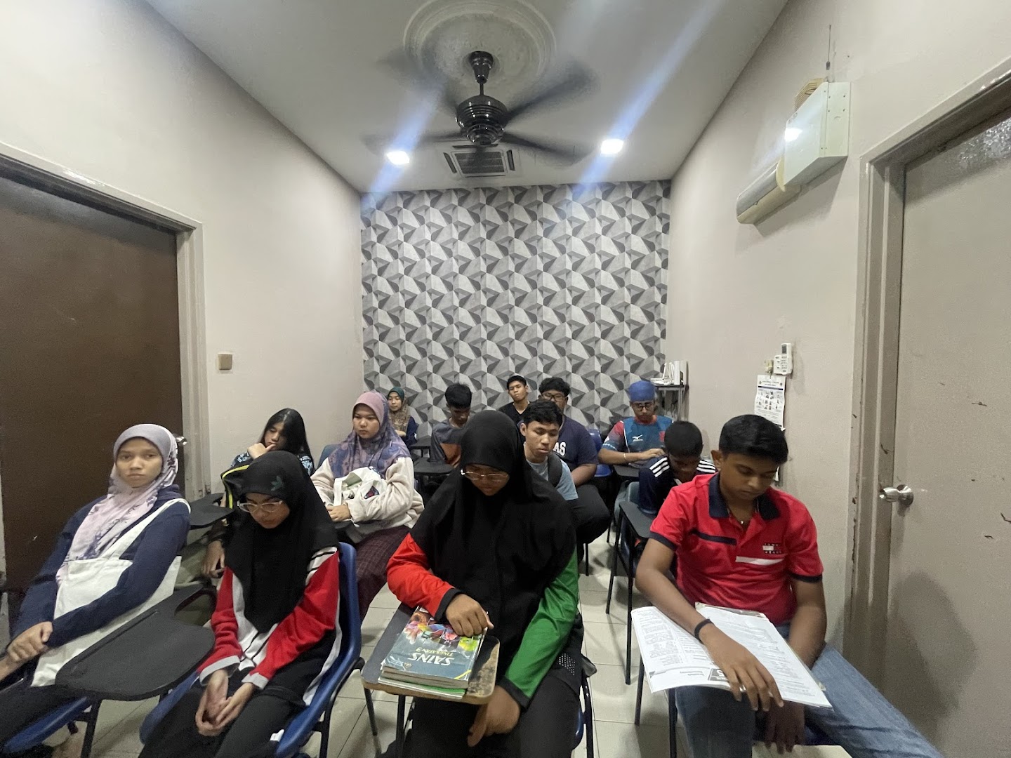 Cikgu Kandhi Home Tuition Nilai — photo 2