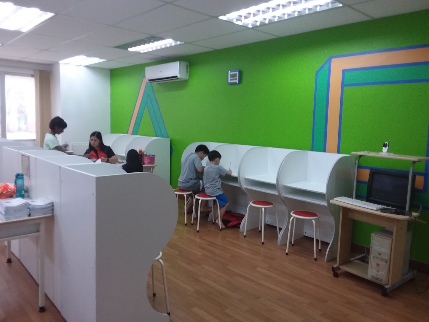 Eye Level Taman Meranti Jaya — photo 1