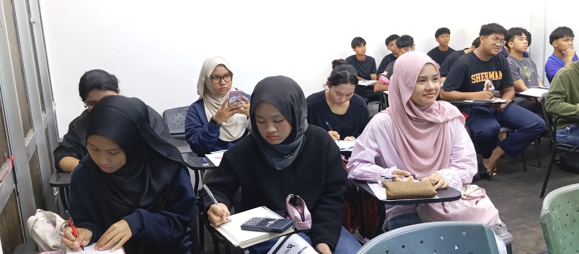 Pusat Tuisyen Dunia Bestari Denai Alam — photo 4