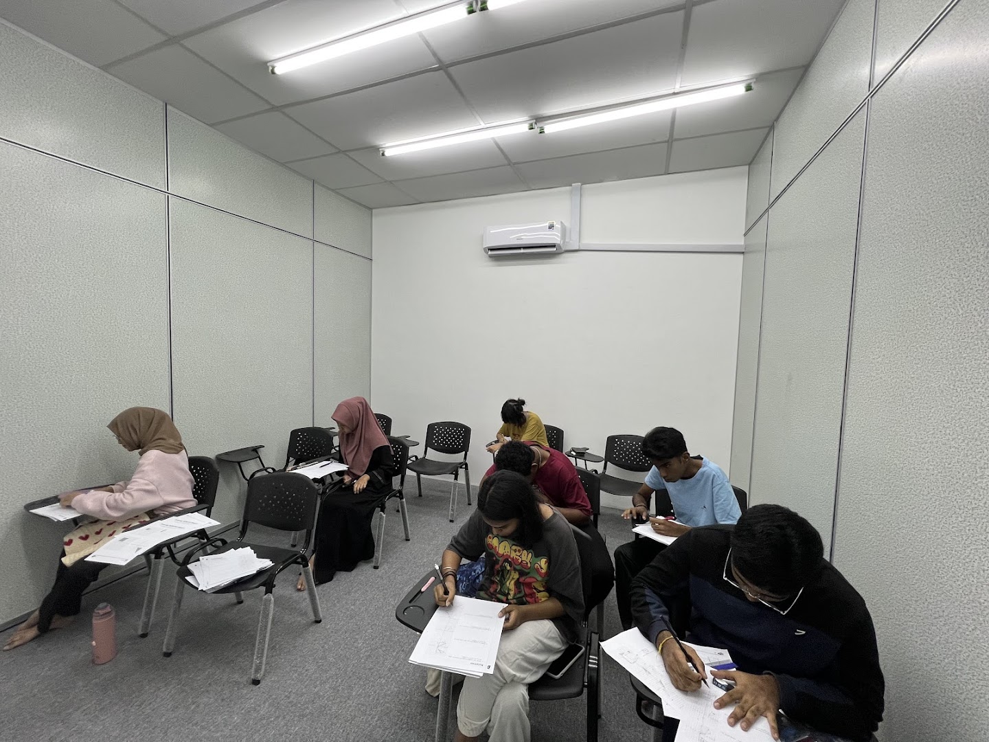 Pusat Tuisyen Edu Excel - Cikgu Harnish — photo 5