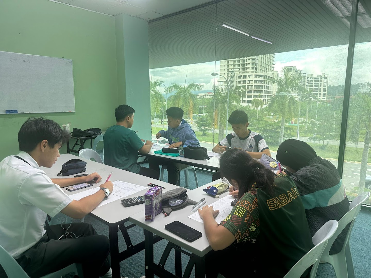 Pusat Tuisyen Indah Maju/Tuition Centre Likas Square — photo 2