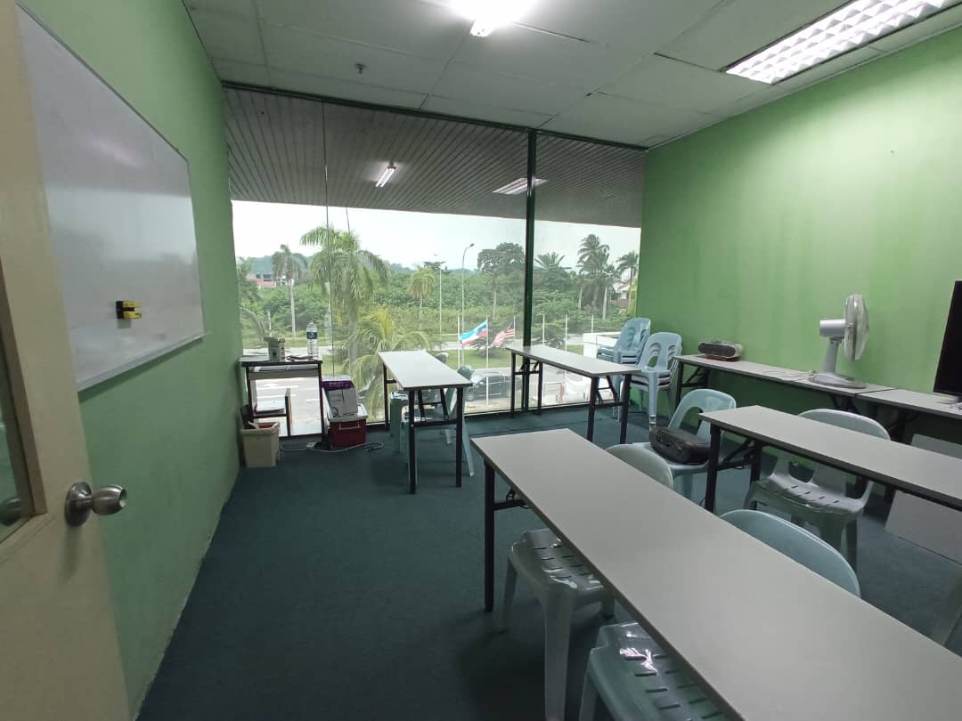 Pusat Tuisyen Indah Maju/Tuition Centre Likas Square — photo 3