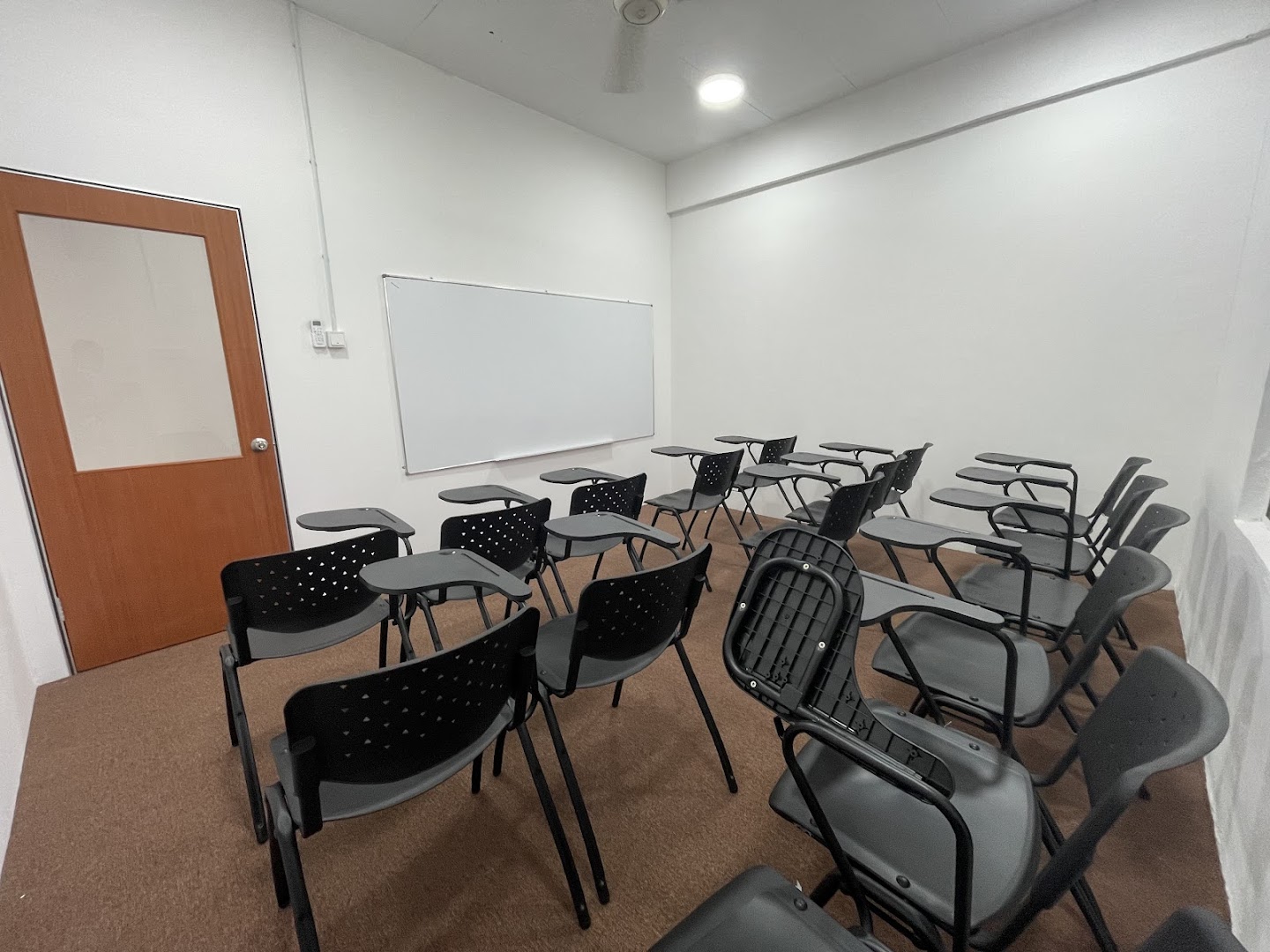 Pusat Tuisyen Mathspower Bandar Baru Salak Tinggi — photo 2
